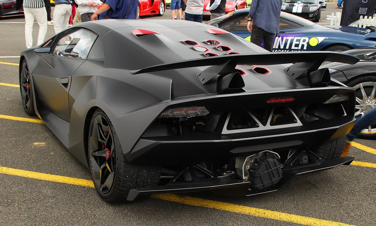 Lamborghini Sesto Elemento, rear