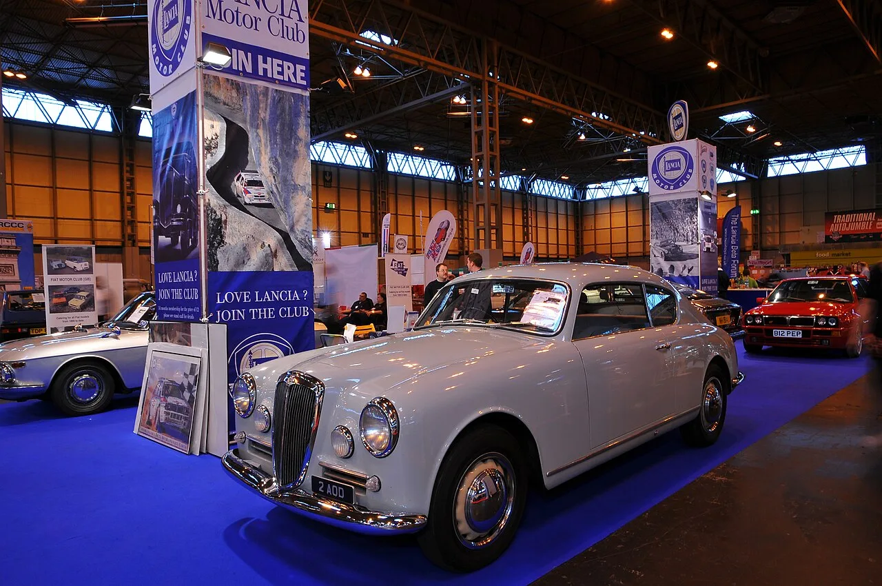 Lancia Aurelia B20 GT, side