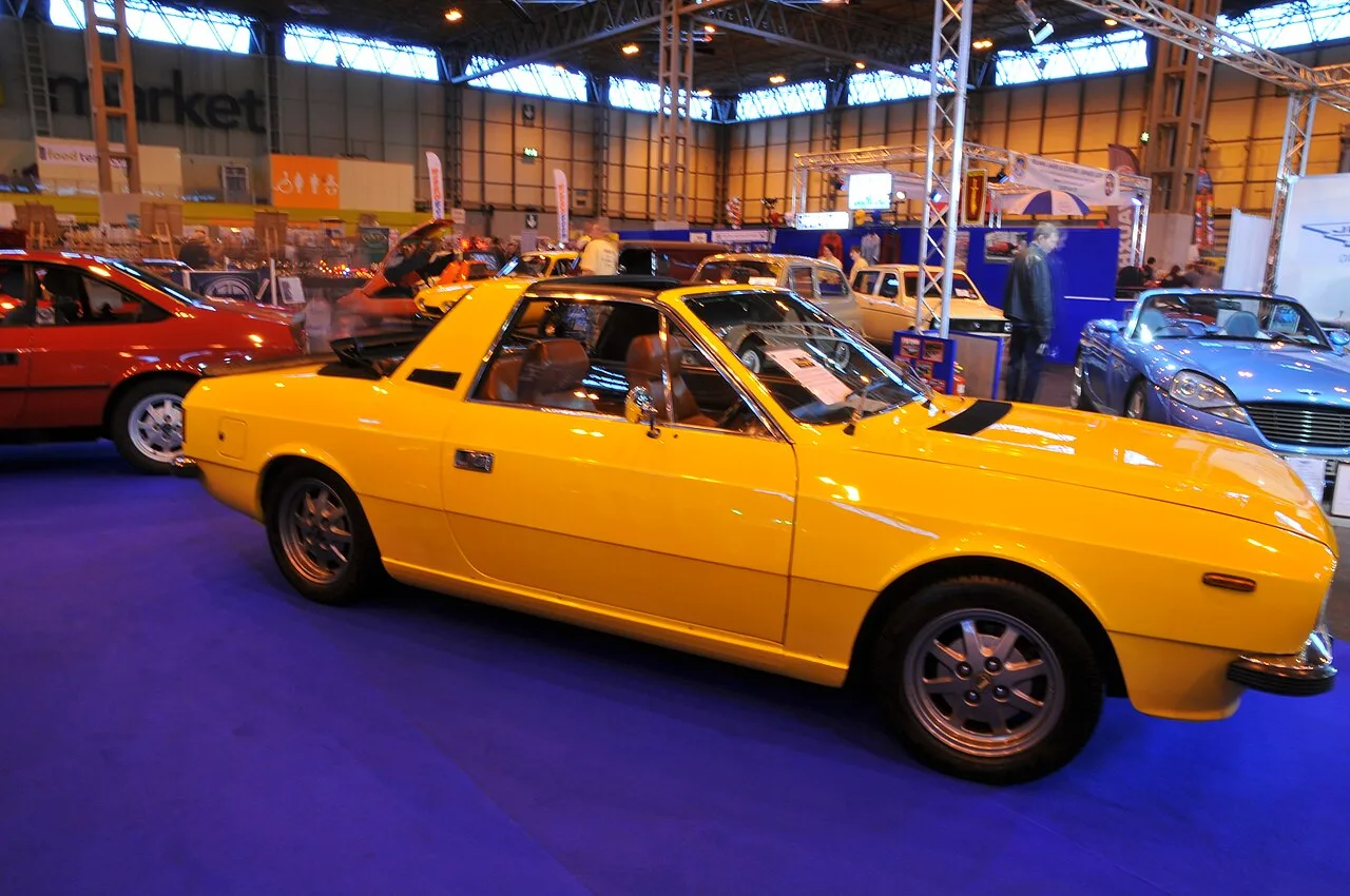 Lancia Beta, side