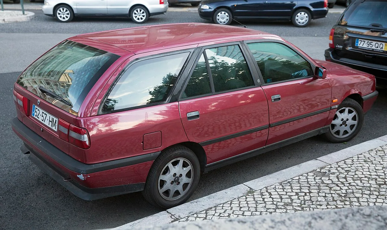 Lancia Dedra, rear