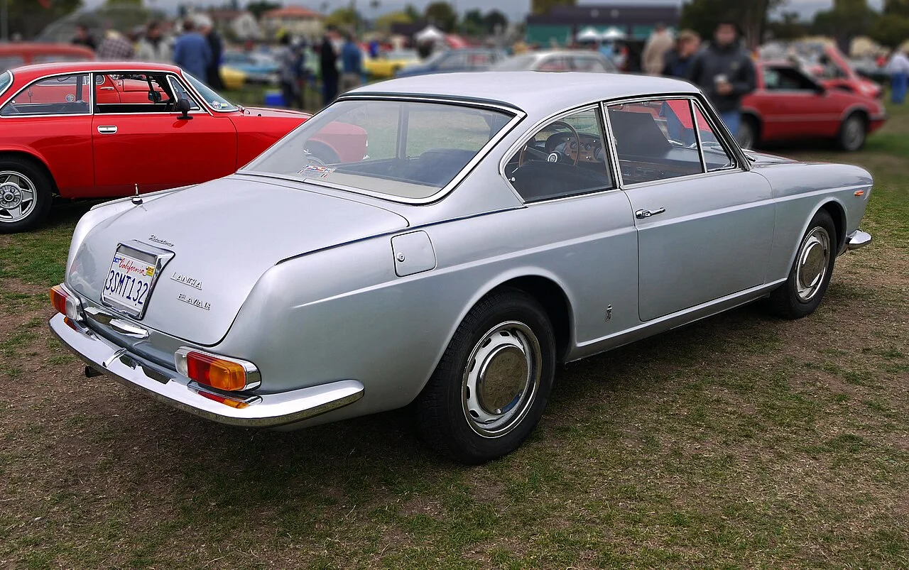 Lancia Flavia, rear