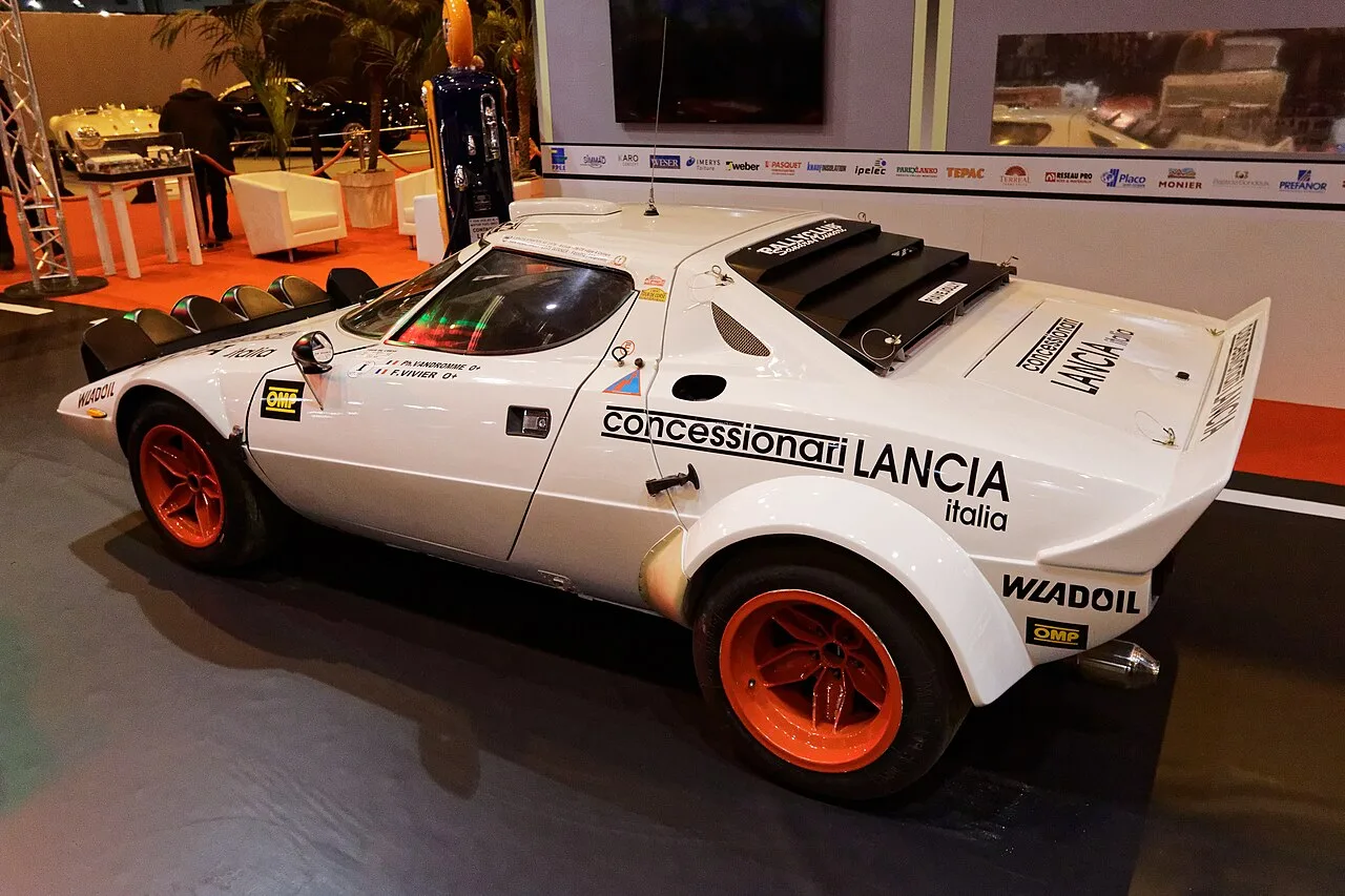 Lancia Stratos HF Stradale, side