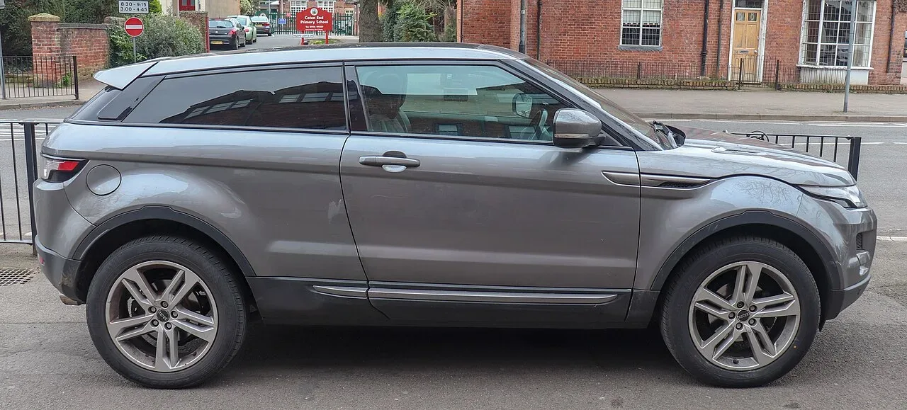 Land Rover Evoque, side