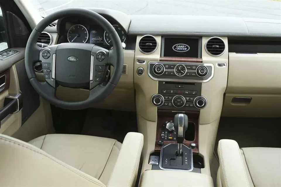 Land Rover LR4, interior