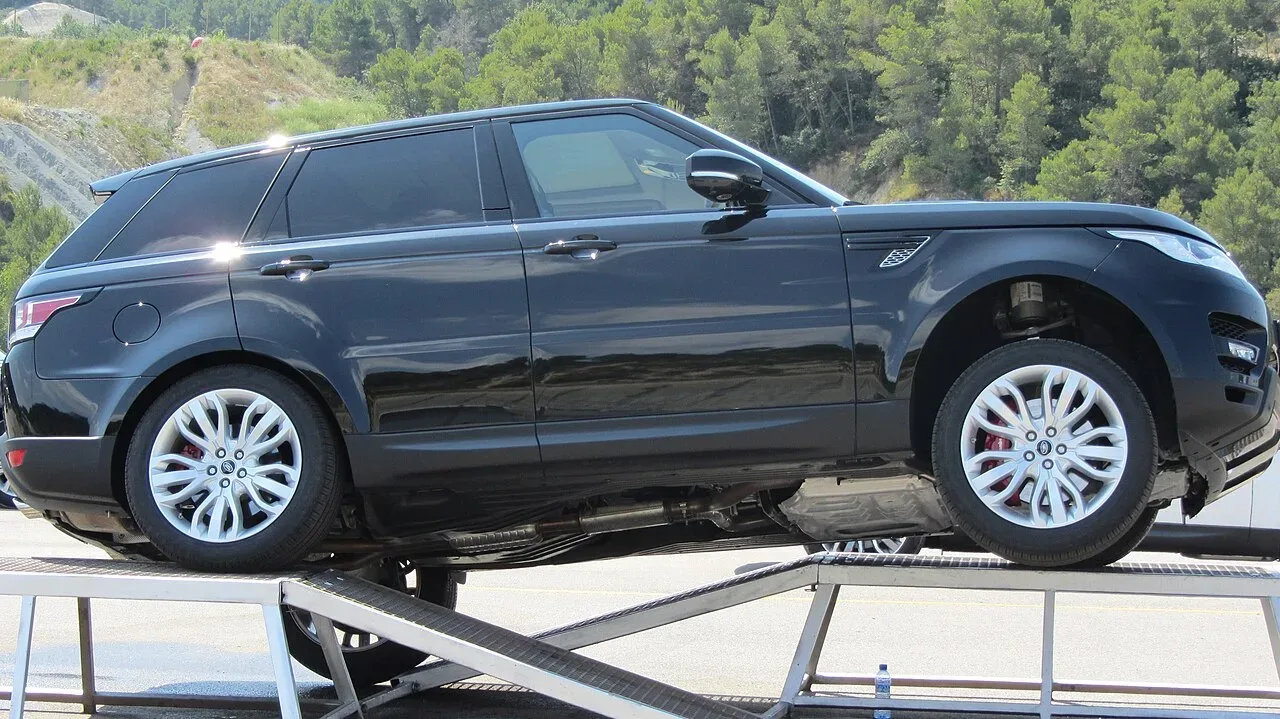 Land Rover Range Rover Sport, side