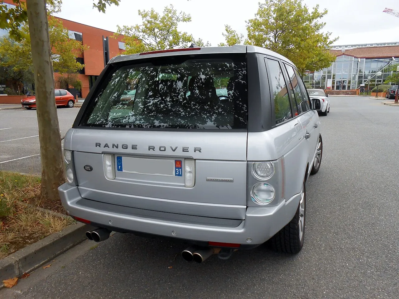 Land Rover Range Rover, rear