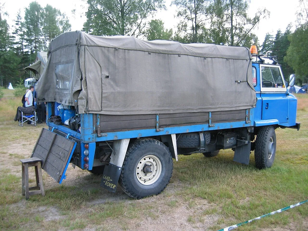 Land Rover Series IIA, rear
