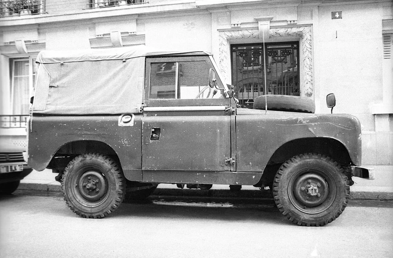 Land Rover Series II, side