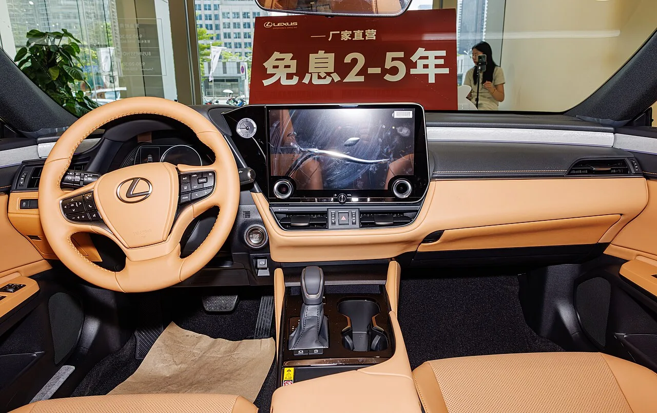 Lexus ES, interior