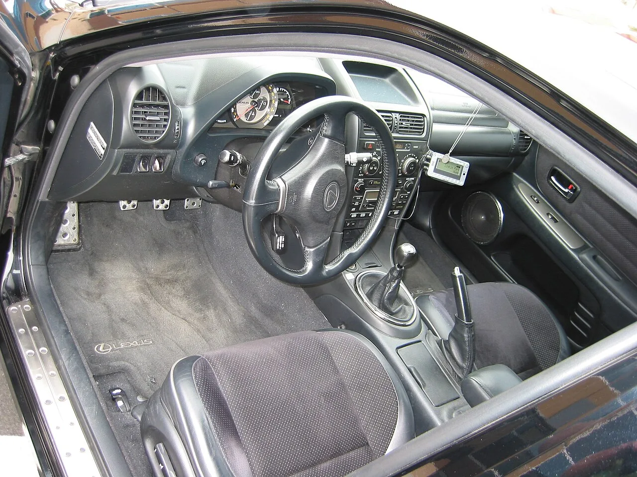 Lexus IS, interior