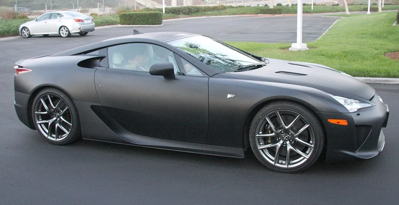 Lexus LFA, side