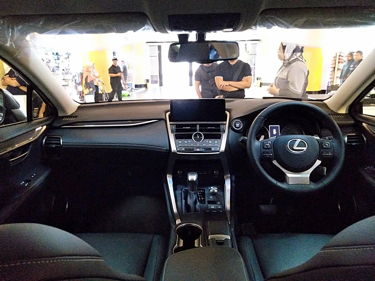 Lexus NX, interior