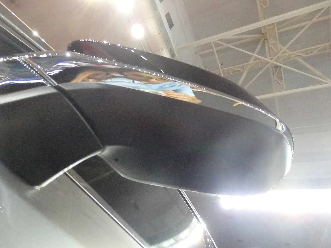Lexus NX, side