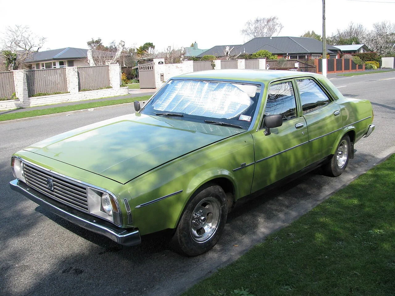 Leyland P76, side