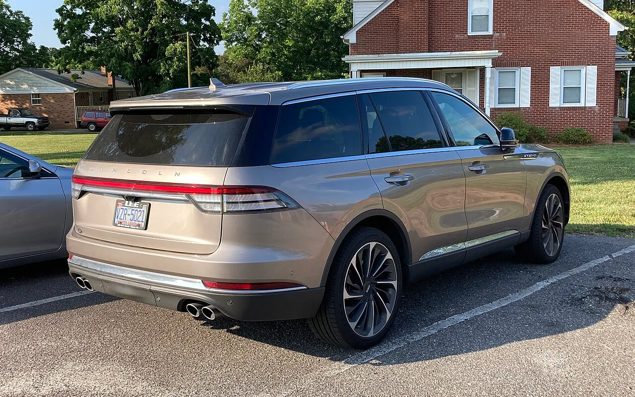 Lincoln Aviator, rear