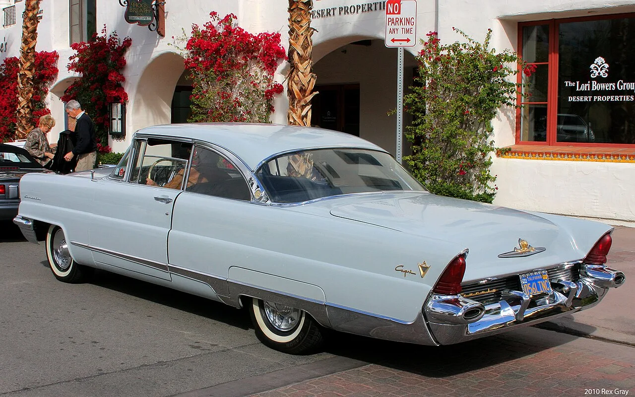 Lincoln Capri, rear
