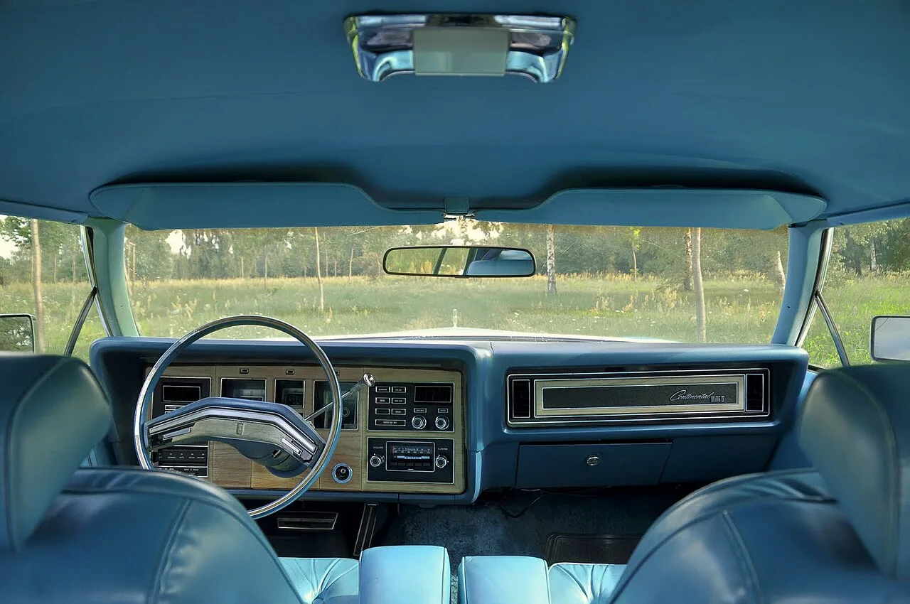 Lincoln Continental Mark IV, interior