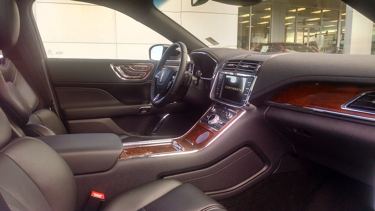 Lincoln Continental, interior