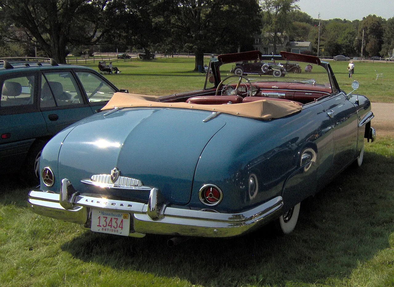 Lincoln Cosmopolitan, rear