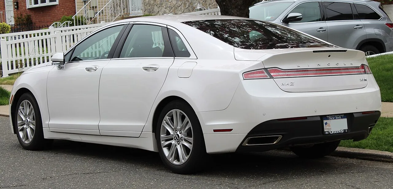 Lincoln MKZ, rear