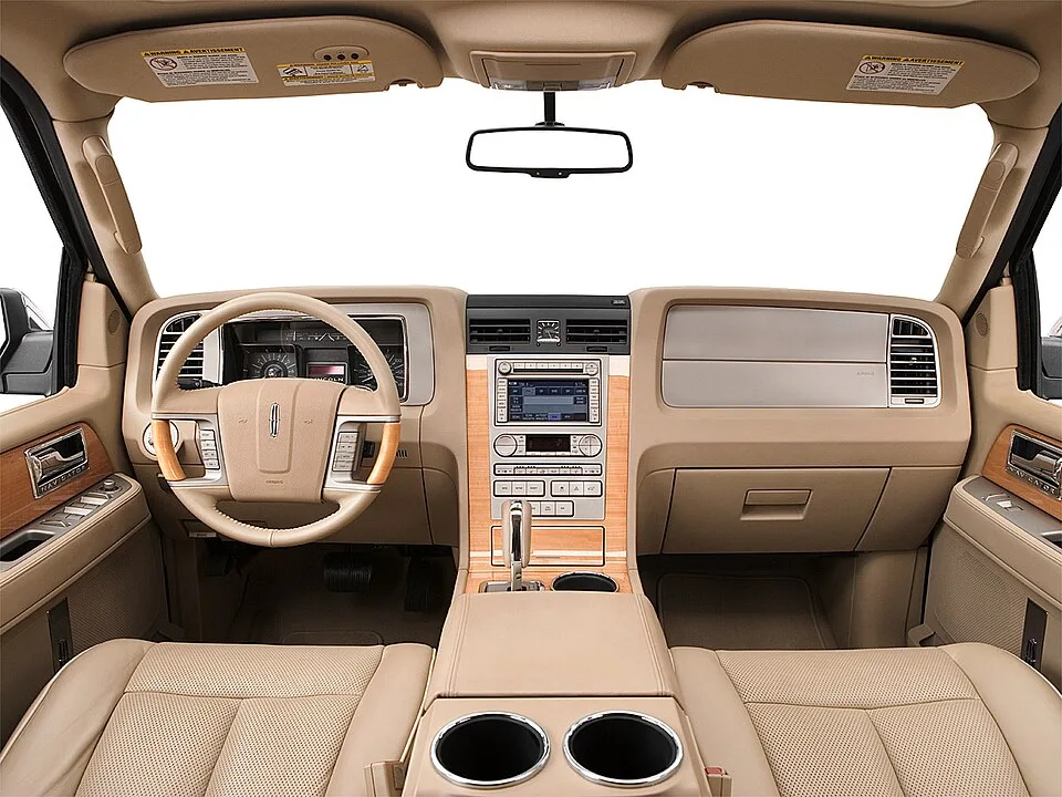 Lincoln Navigator, interior