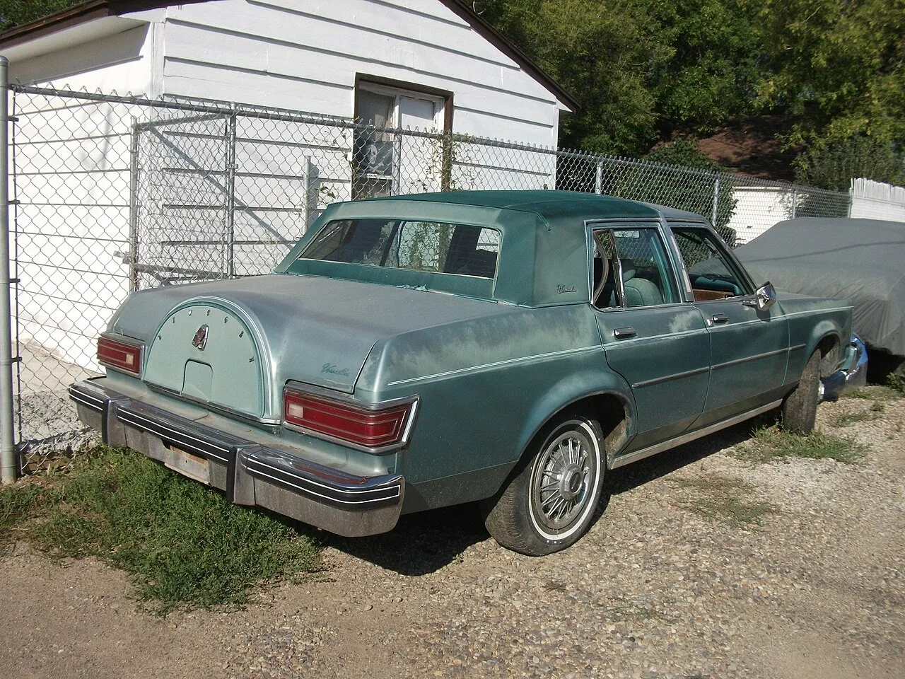 Lincoln Versailles, rear