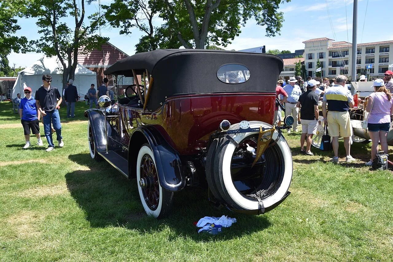 Locomobile Model 48, rear