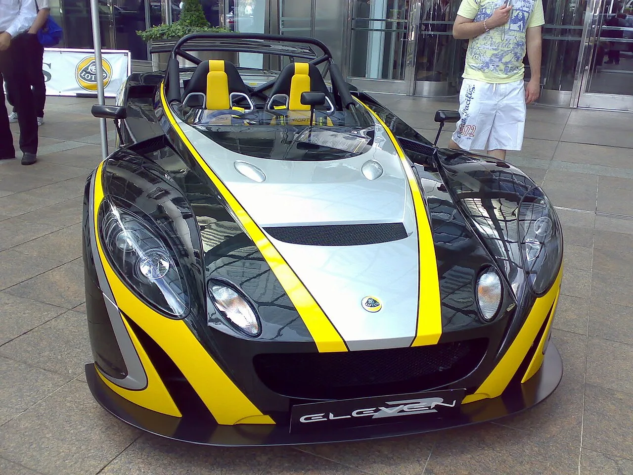 Lotus 2-Eleven, rear