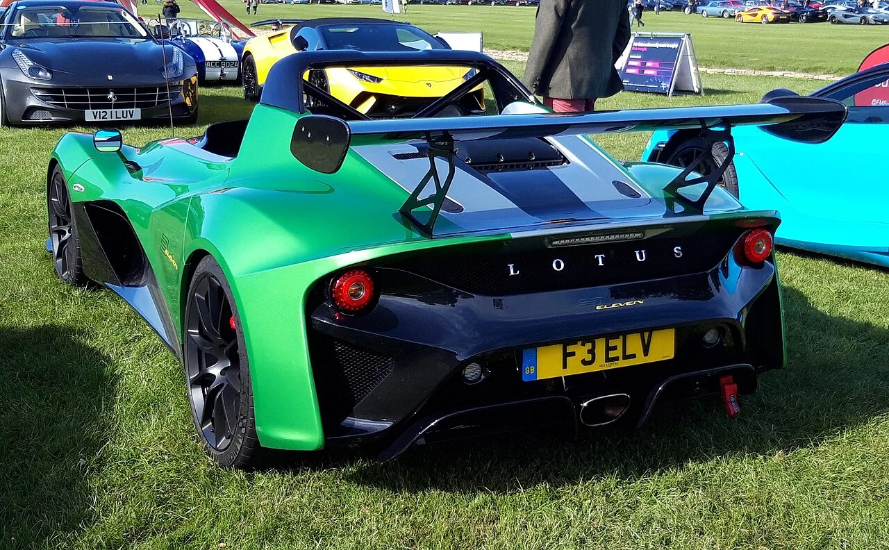 Lotus 3-Eleven, rear