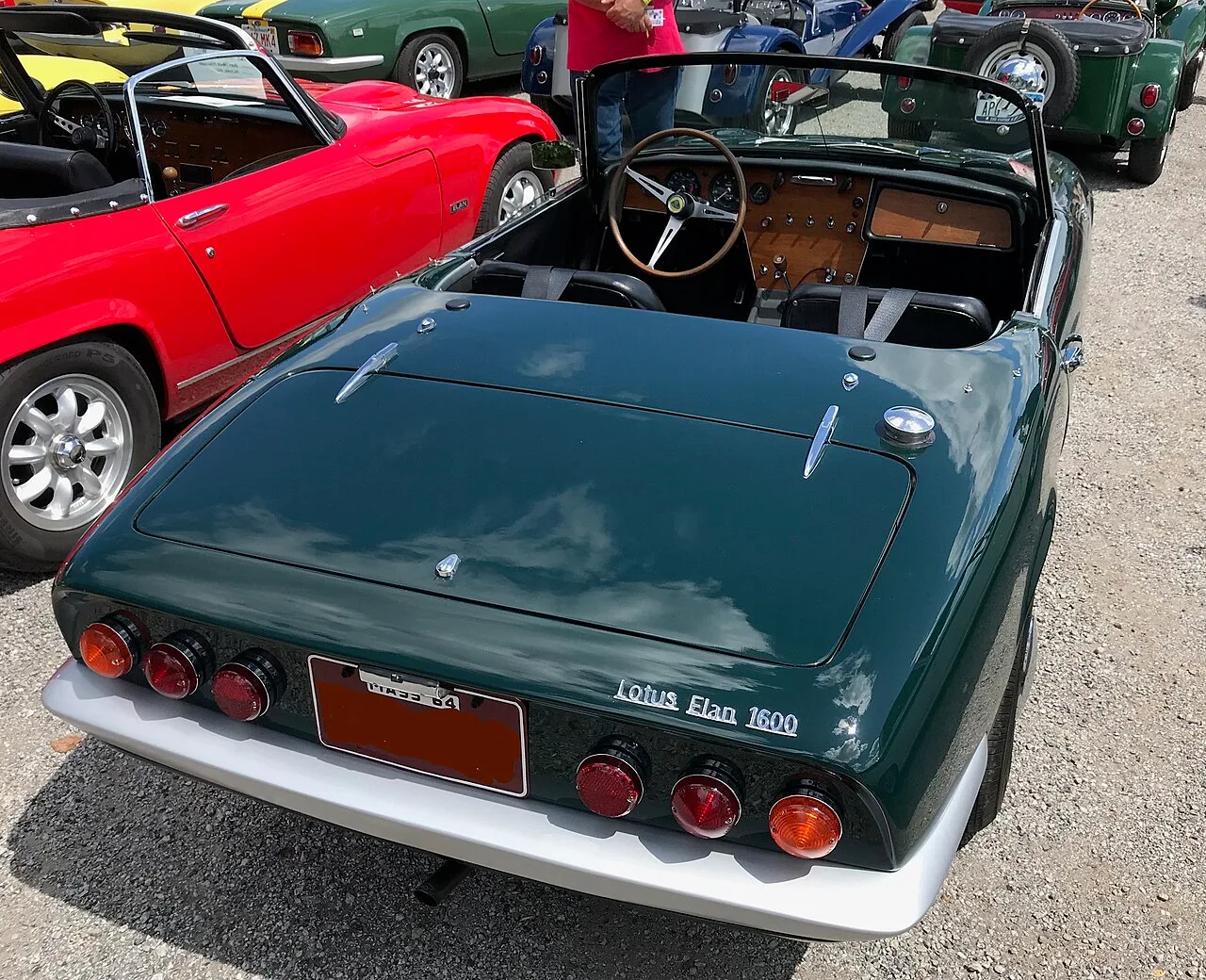 Lotus Elan M100, rear