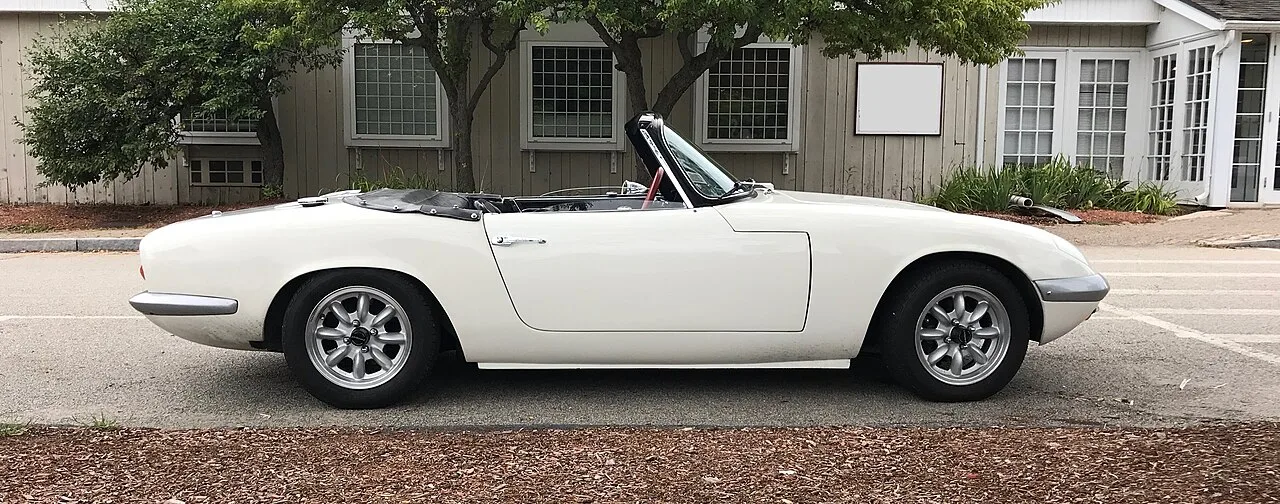 Lotus Elan M100, side