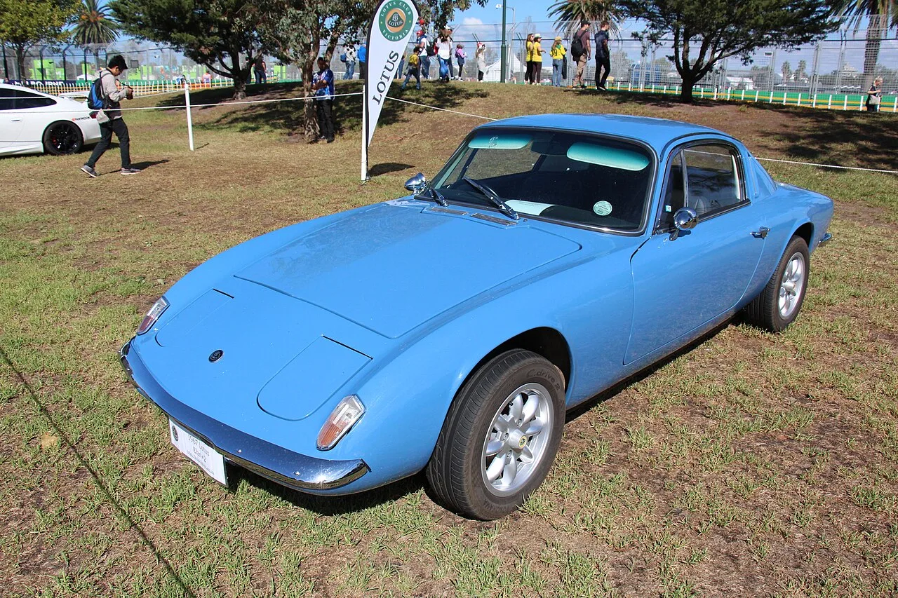 Lotus Elan +2, side