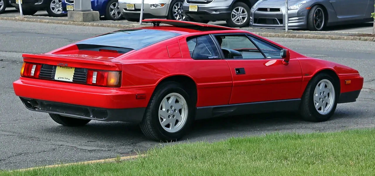 Lotus Esprit, rear