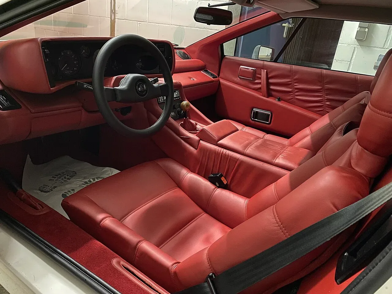 Lotus Esprit, interior