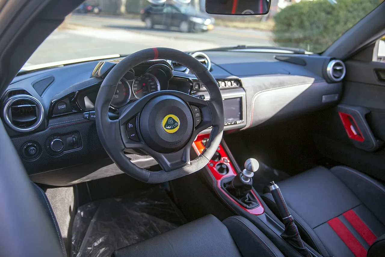 Lotus Evora, interior