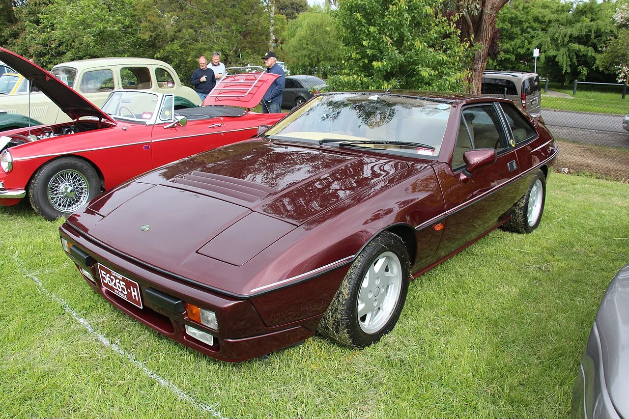 Lotus Excel, interior