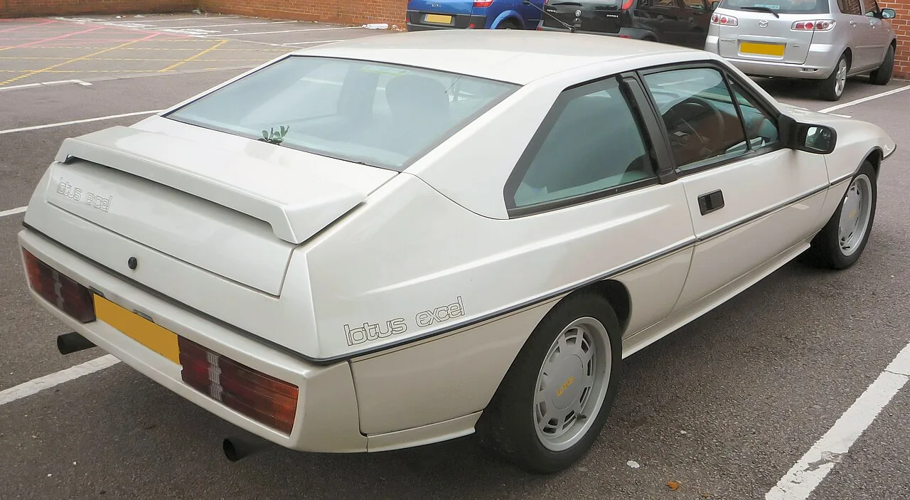 Lotus Excel, rear