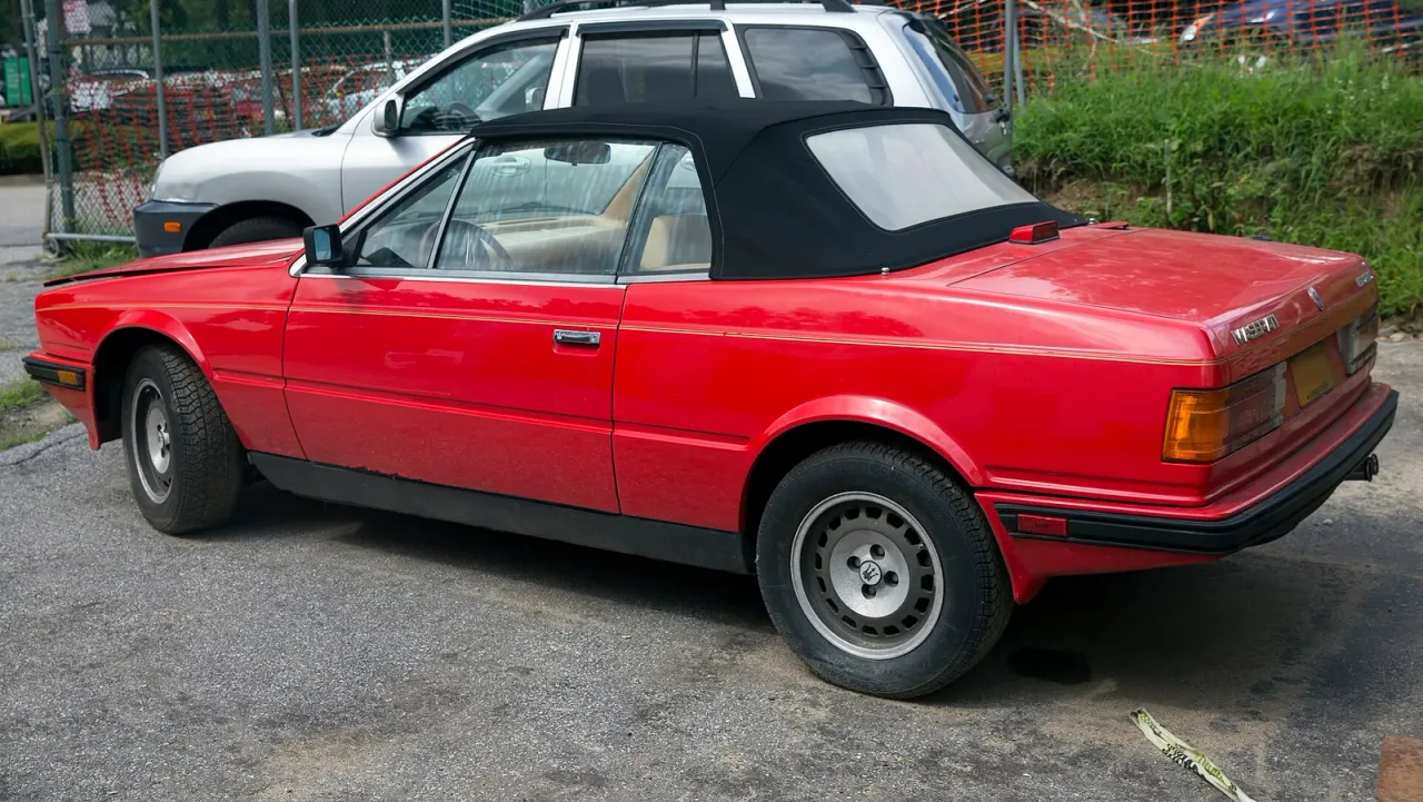 Maserati Biturbo Spyder, rear