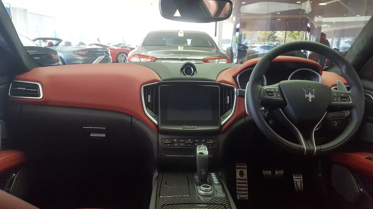 Maserati Ghibli, interior