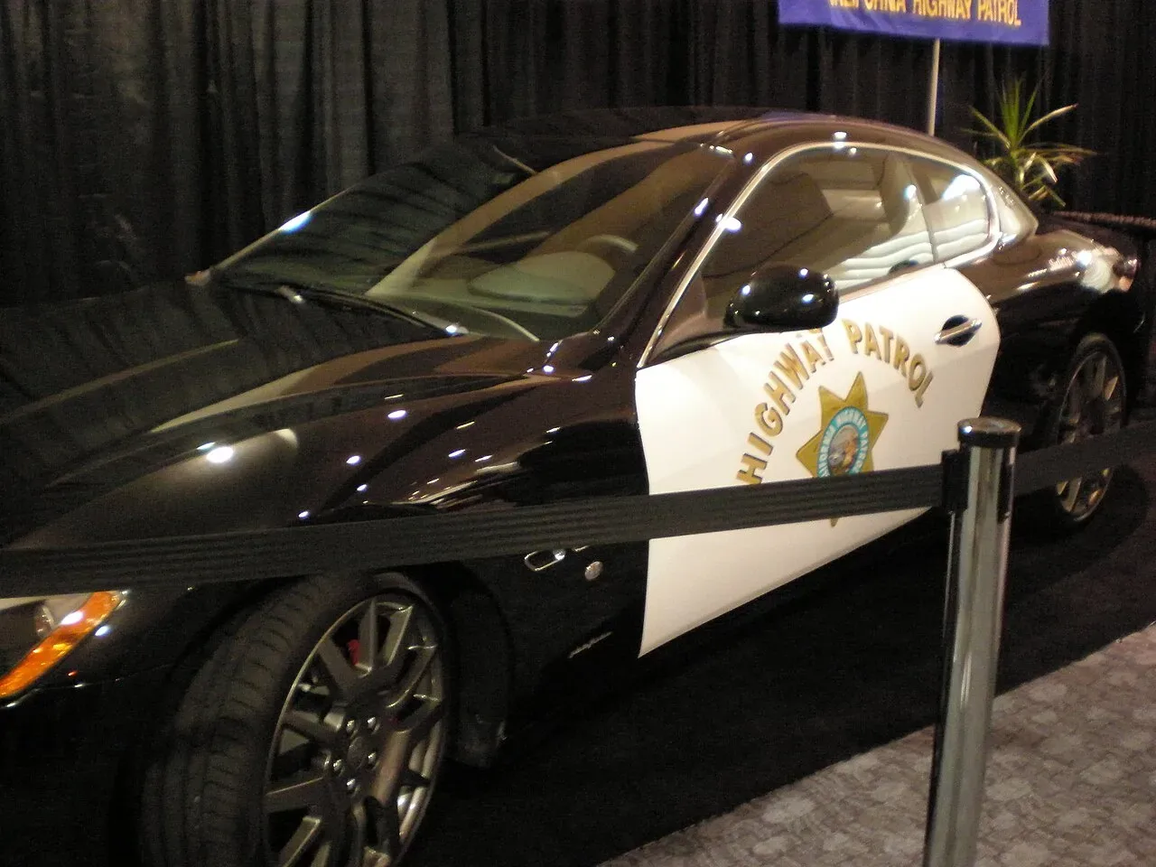 Maserati Granturismo, side