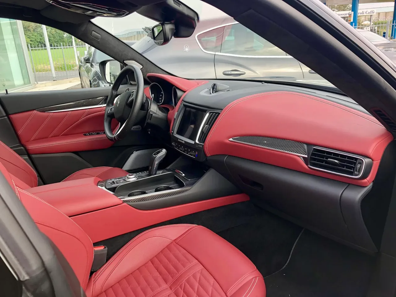Maserati Levante, interior