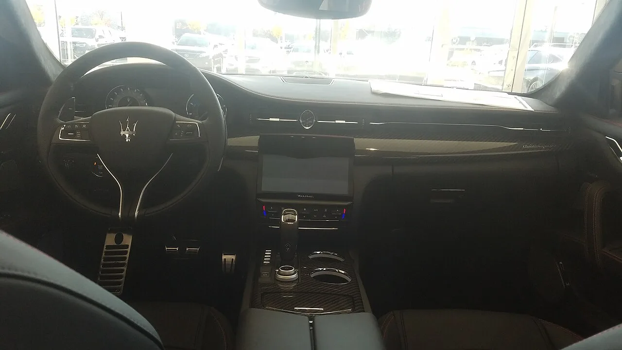 Maserati Quattroporte Trofeo, interior