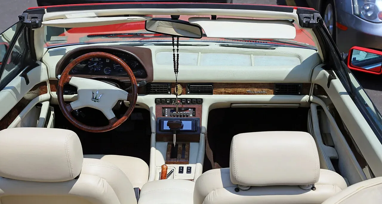 Maserati Spyder, interior
