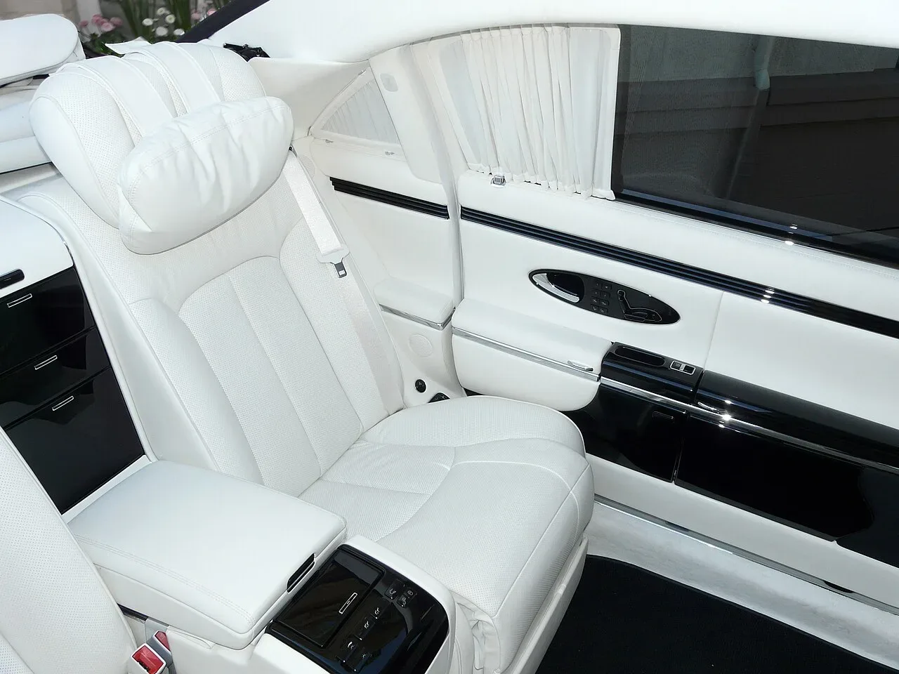 Maybach Landaulet, interior