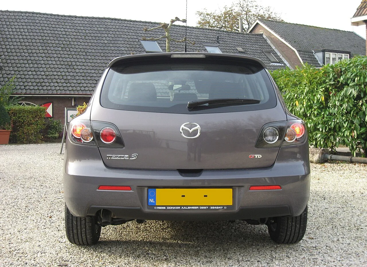 Mazda 3, rear