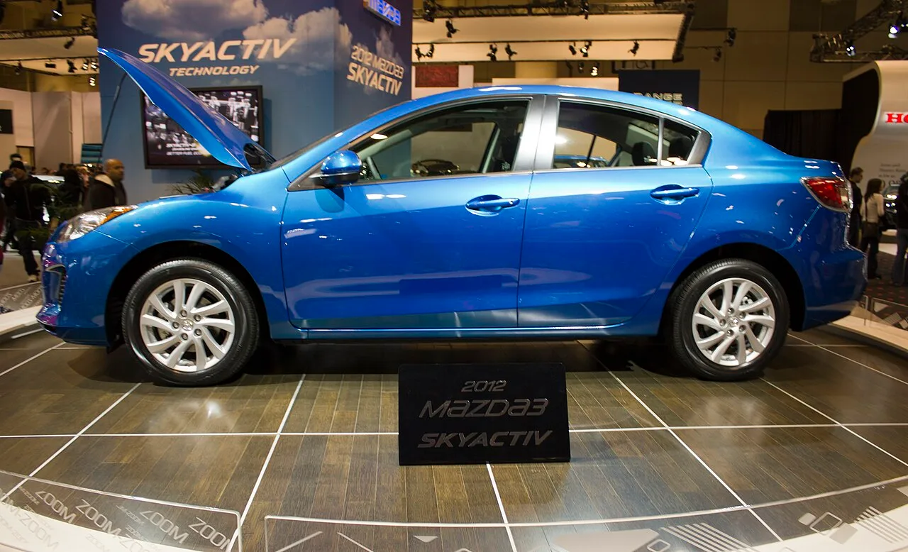 Mazda 3, side