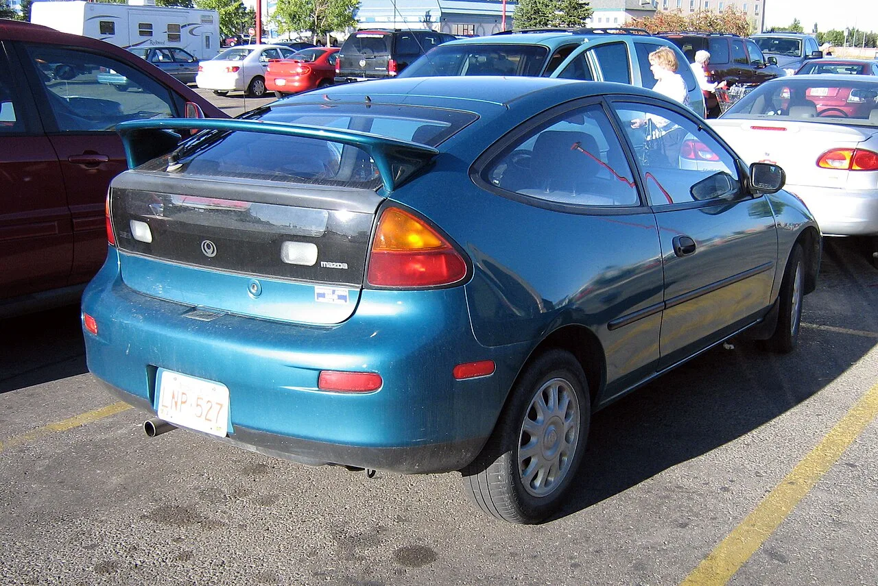 Mazda 323, rear