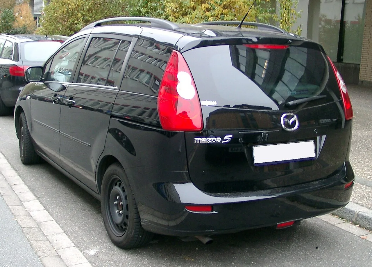 Mazda 5, rear