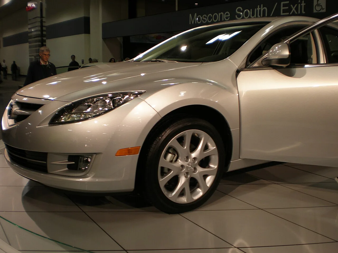 Mazda 6, side