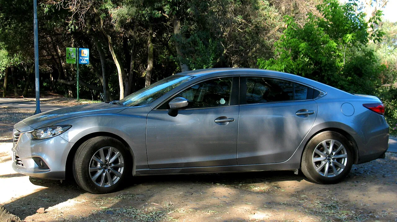 Mazda 6, side